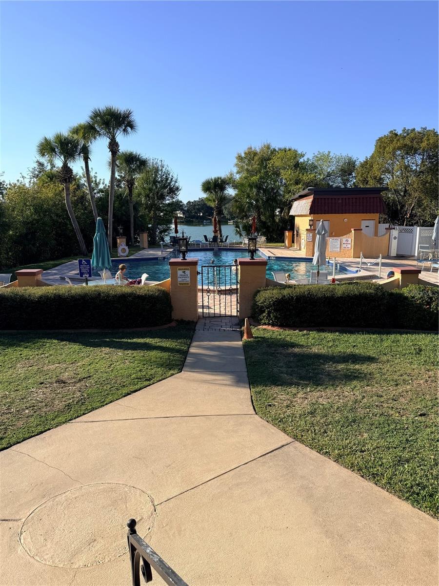 FLORAL LAKES - Residential