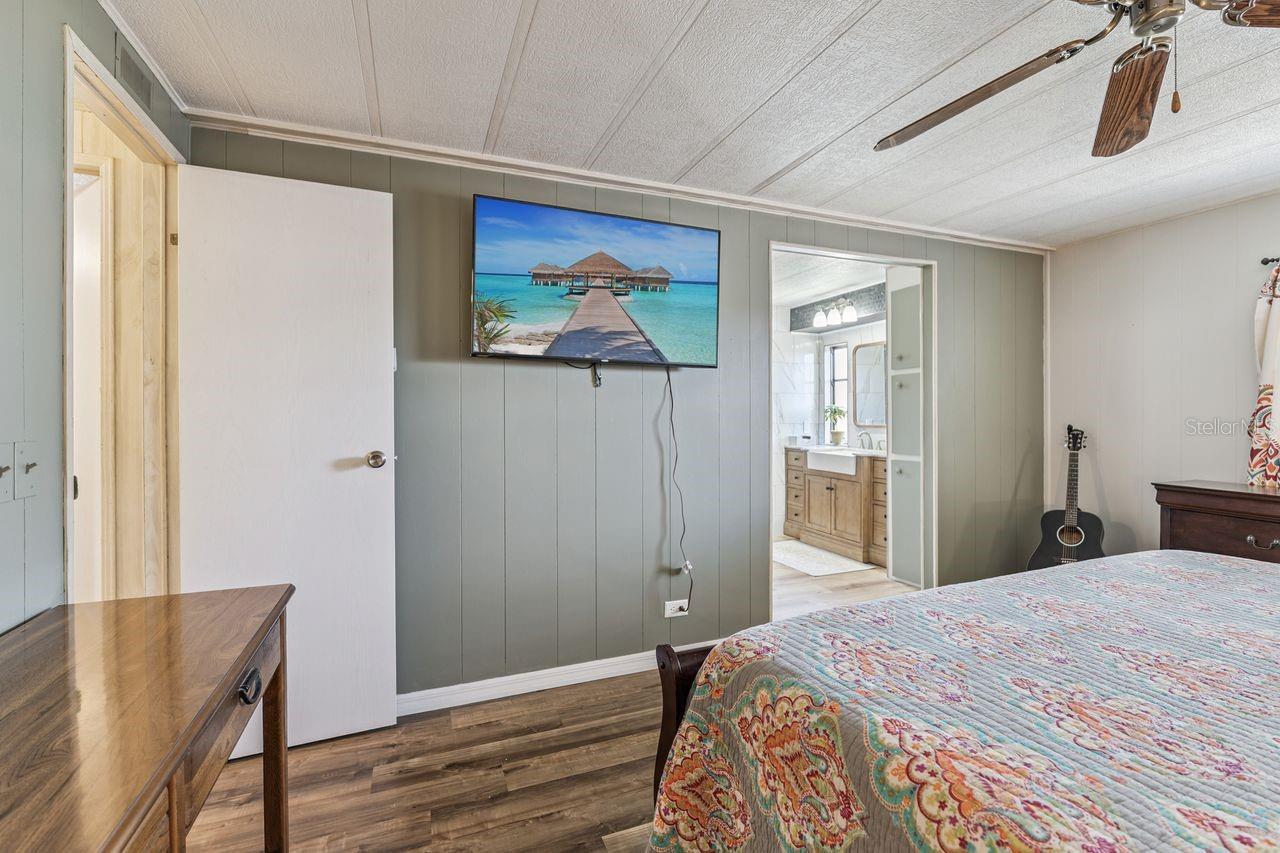 FLORAL LAKES - Residential