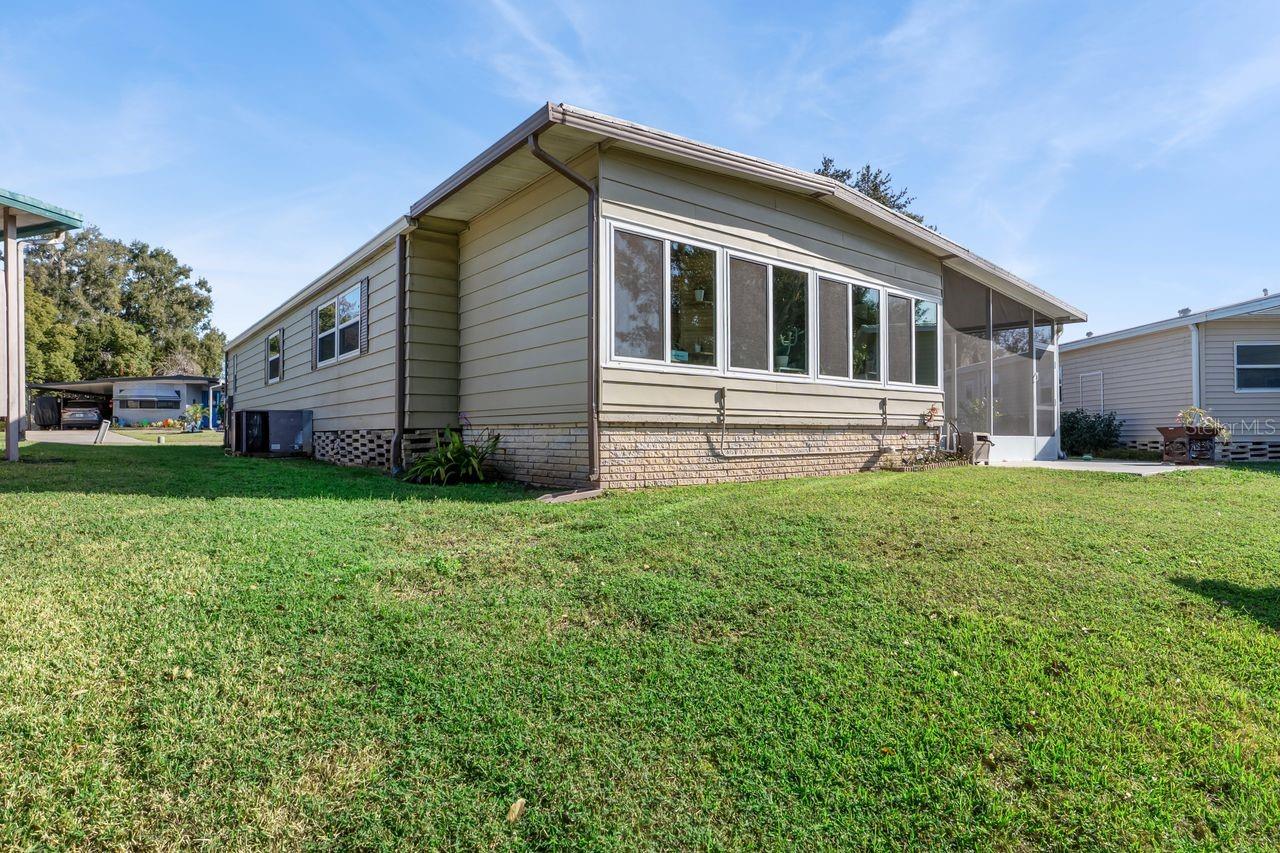 FLORAL LAKES - Residential