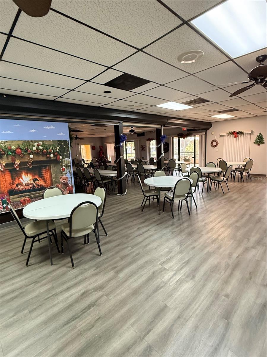 FLORAL LAKES - Residential