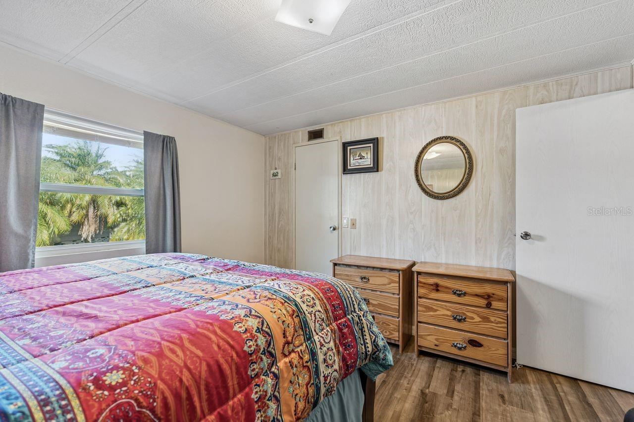 FLORAL LAKES - Residential