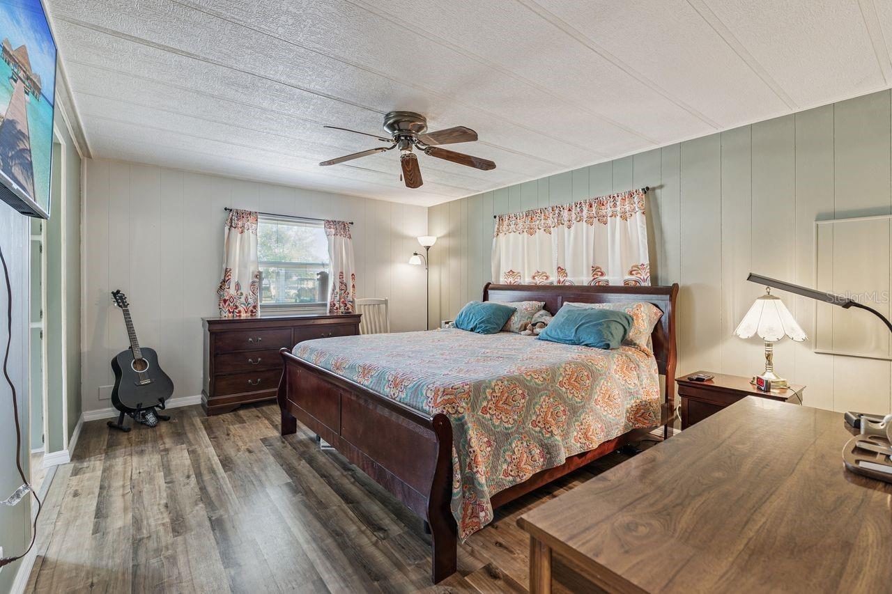 FLORAL LAKES - Residential