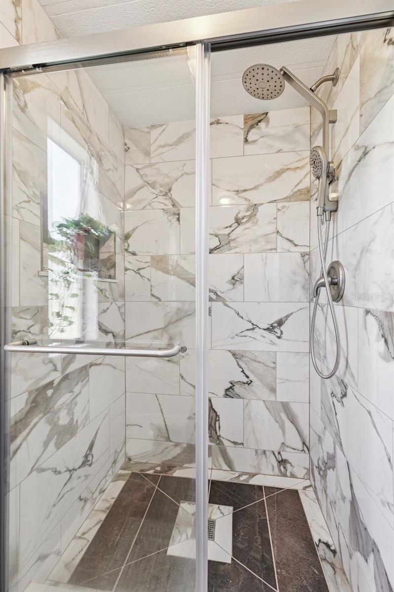 FLORAL LAKES - Residential