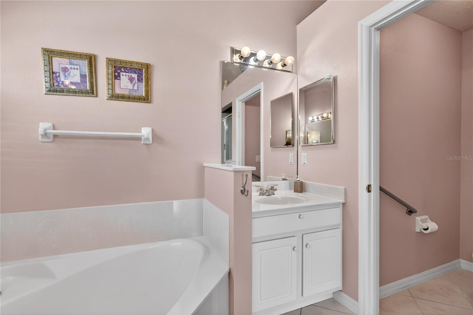 KINGS RIDGE - Residential