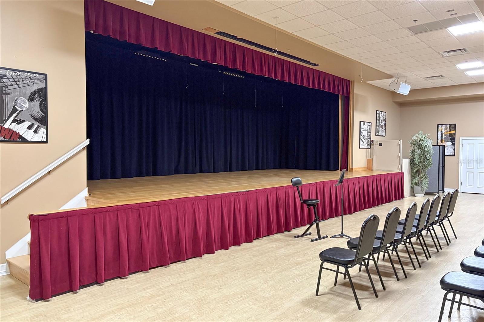 KINGS RIDGE - Residential