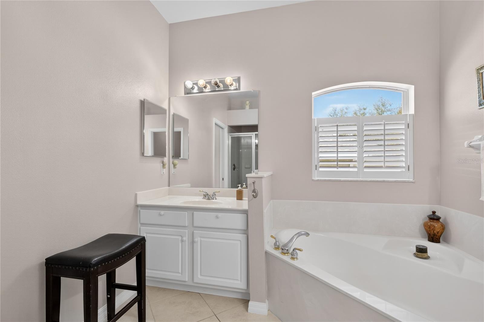 KINGS RIDGE - Residential