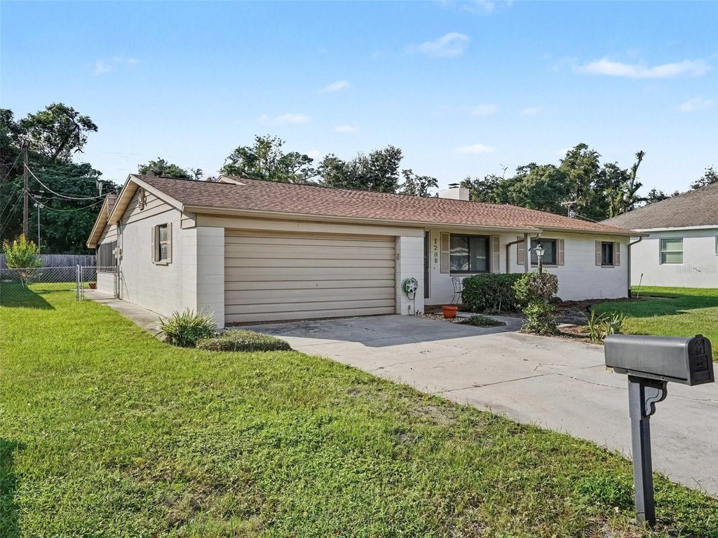Photo of 1208 Pleasant Place, Lakeland, FL 33801 (MLS # TB8560526)