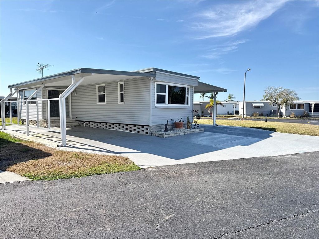 Photo of 606 Mount Lancaster Avenue NE #651, St Petersburg, FL 33702 (MLS # TB8479185)