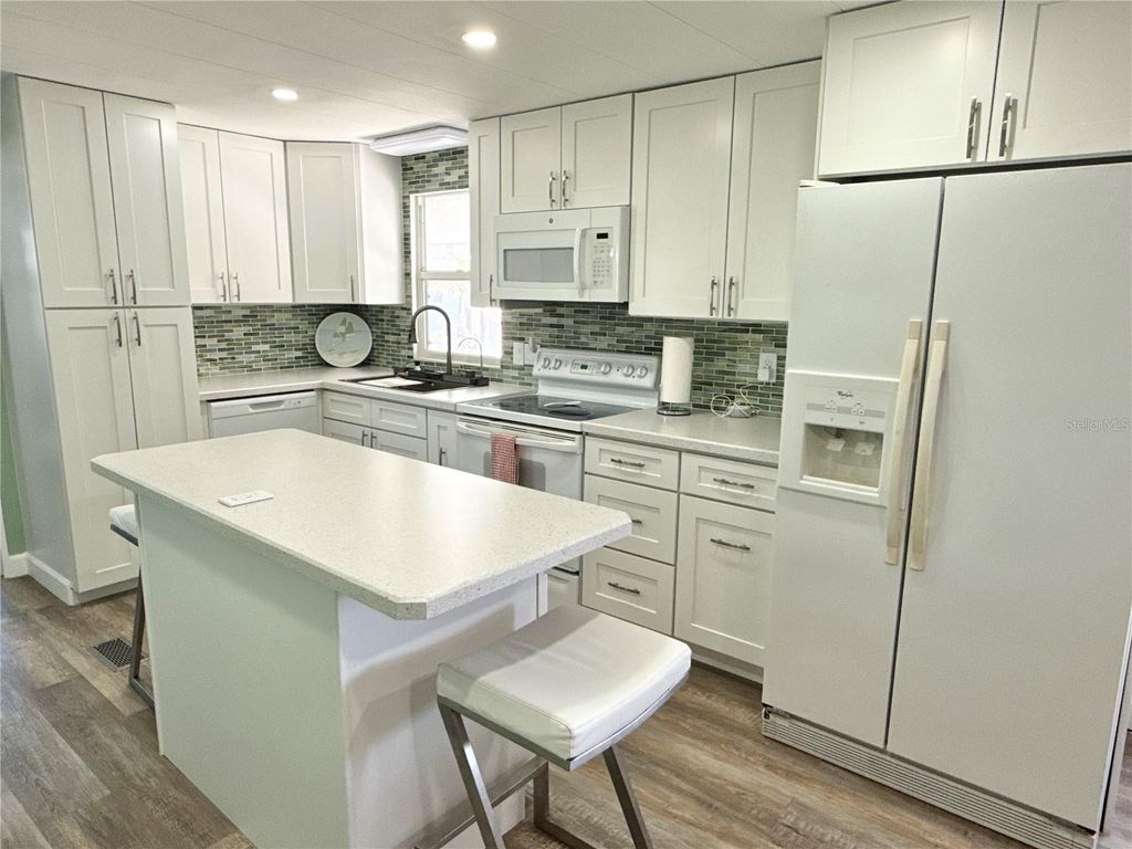 Photo of 606 Mount Lancaster Avenue NE #651, St Petersburg, FL 33702 (MLS # TB8479185)