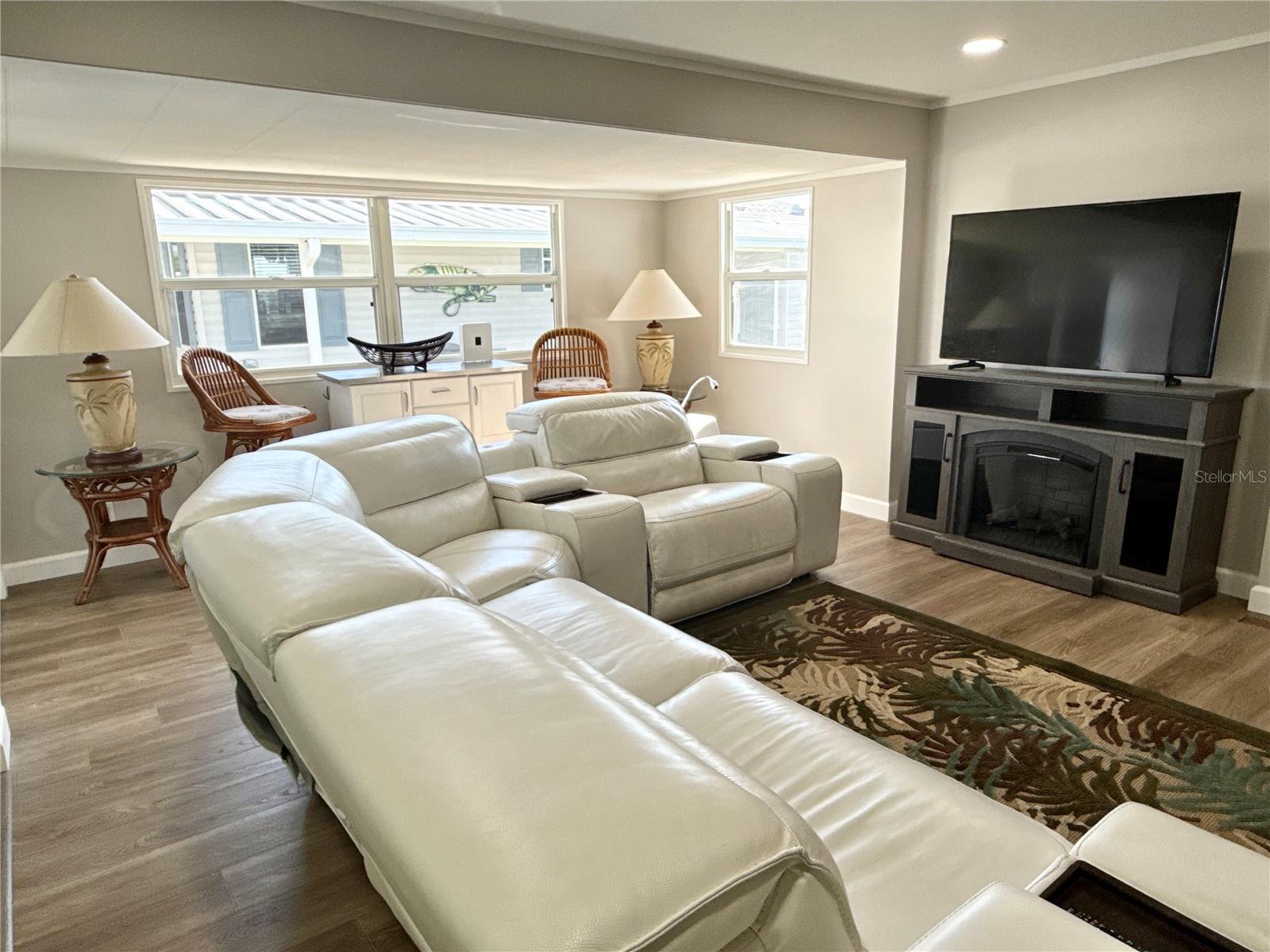 MOBEL AMERICANA MOBILE HOME PARK UNREC - Residential