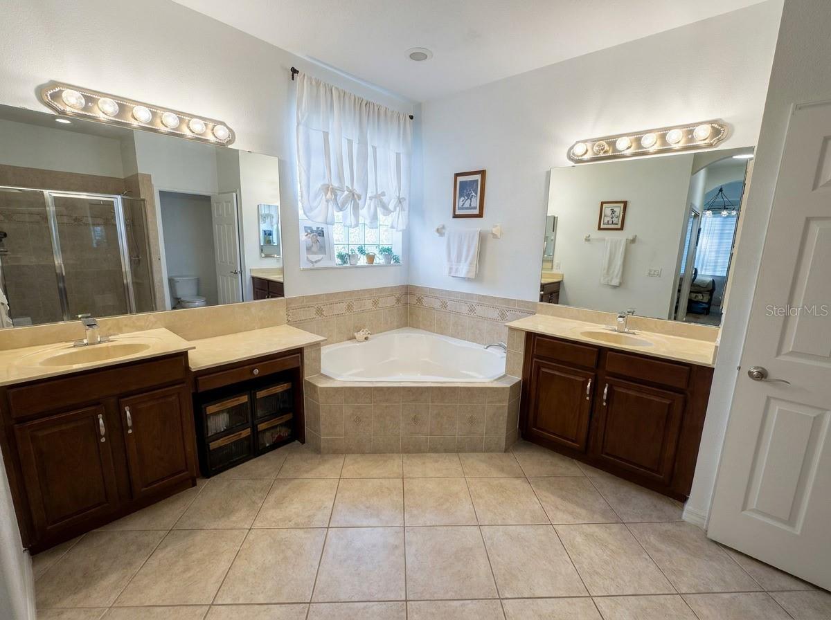RIDGEWOOD CROSSING - Residential