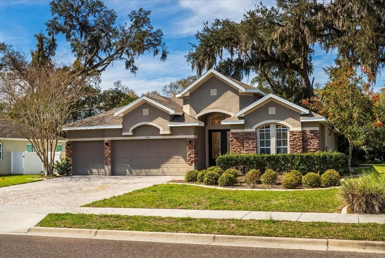 RIDGEWOOD CROSSING - Residential