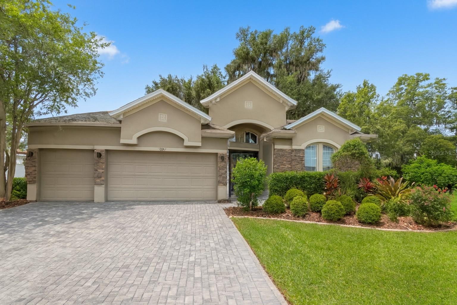 RIDGEWOOD CROSSING - Residential
