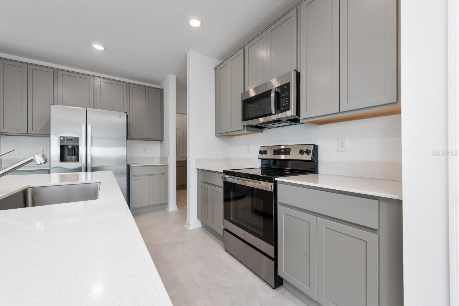 LEOMAS LNDG PH 1 - Residential