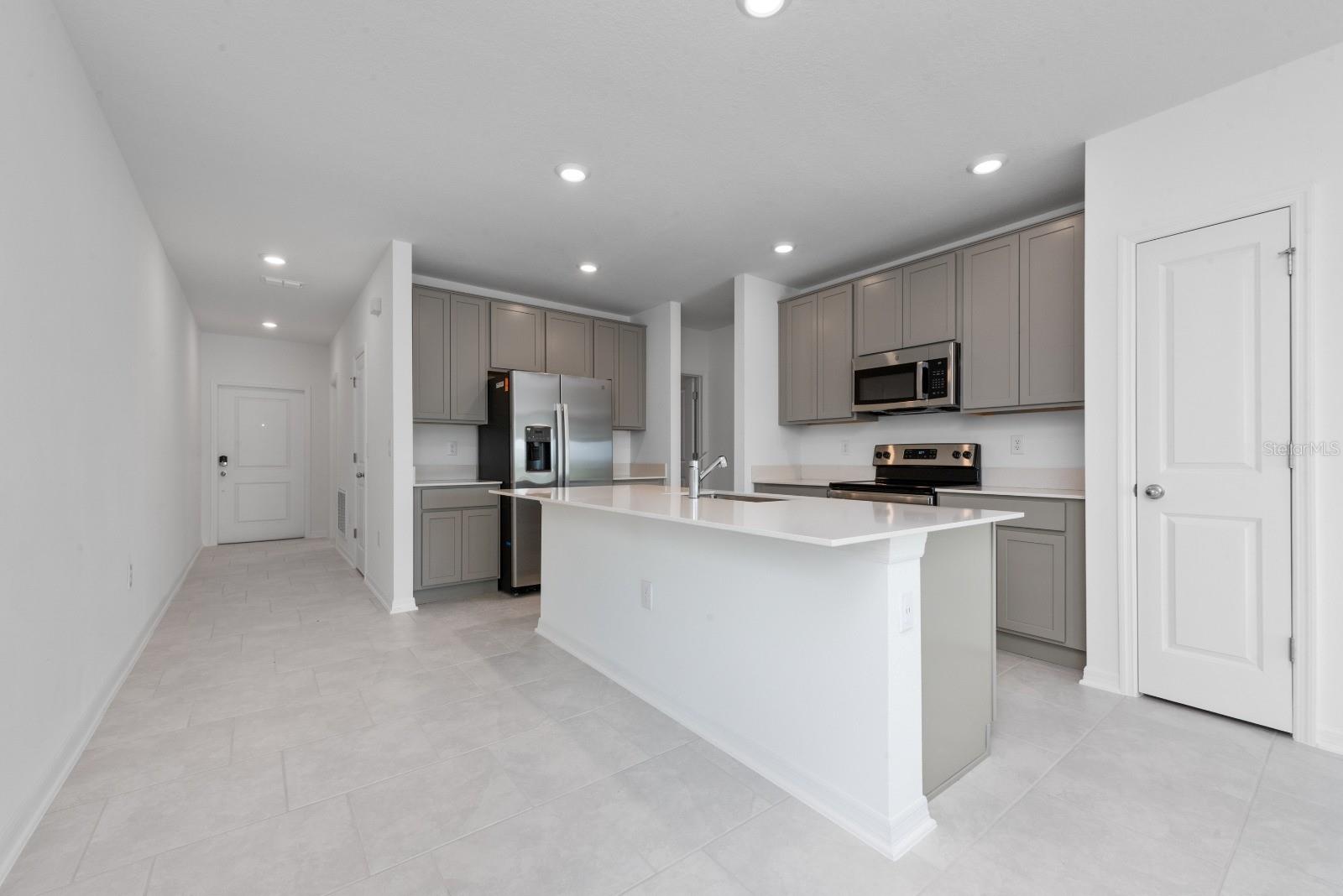 LEOMAS LNDG PH 1 - Residential