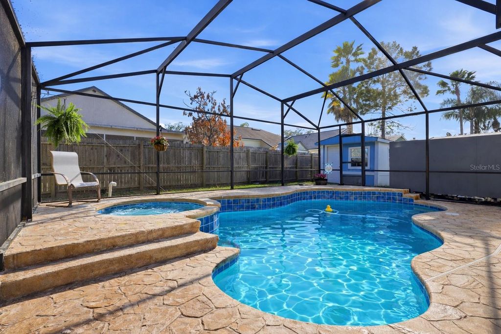 Photo of 1043 Kelly Creek Circle, Oviedo, FL 32765 (MLS # O6385577)