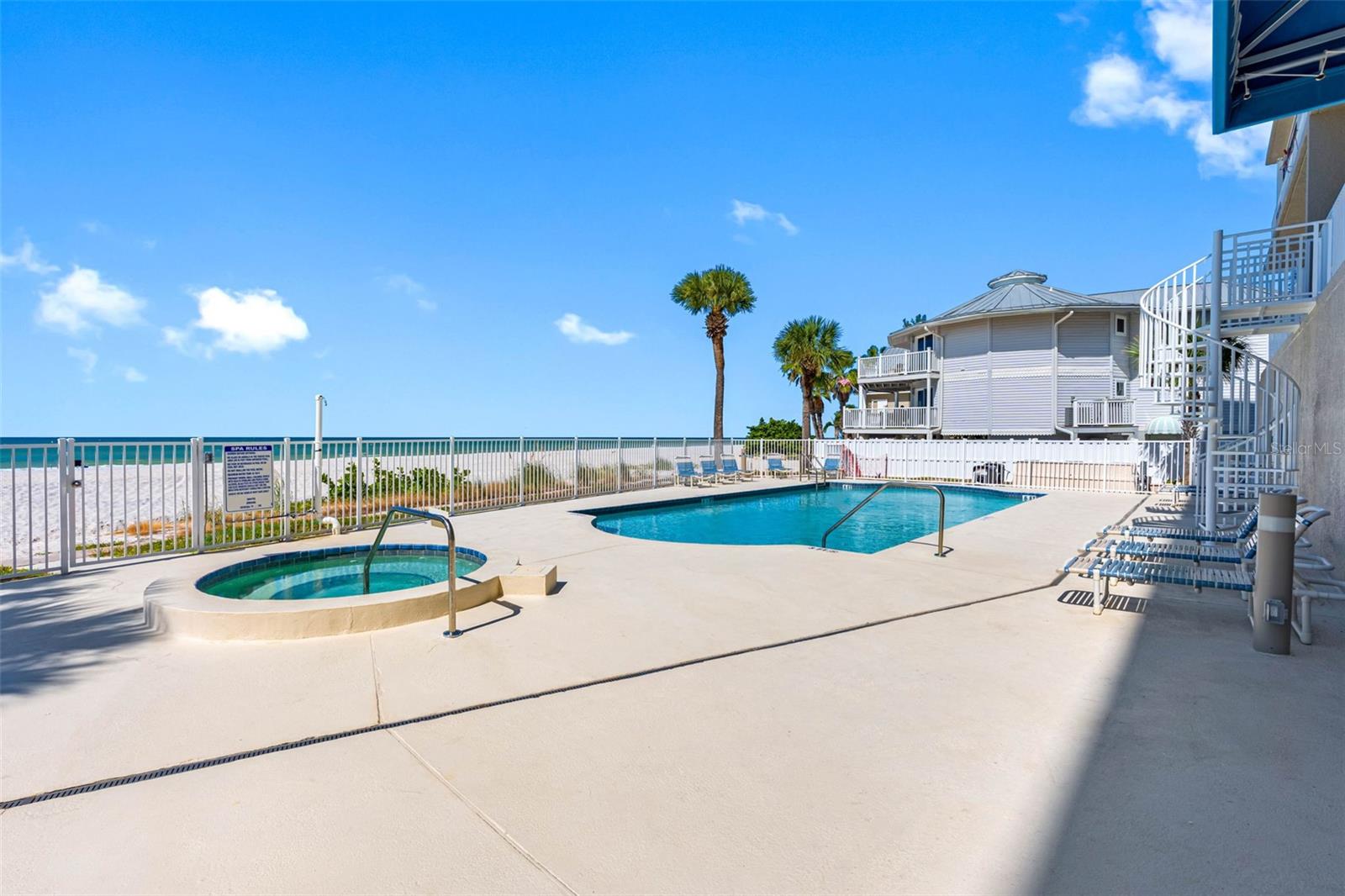 WESTVIEW GRANDE CONDO THE - Residential