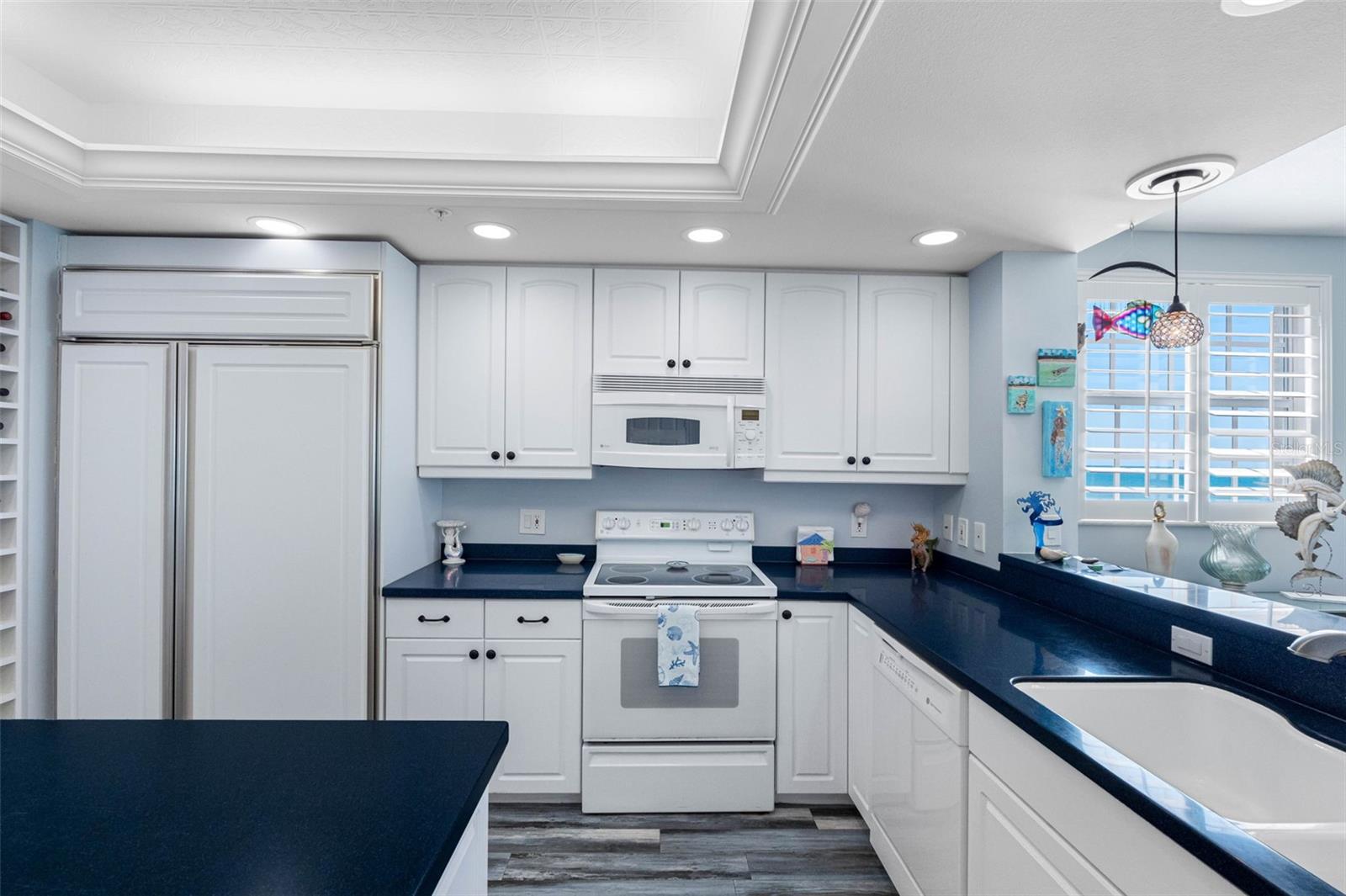 WESTVIEW GRANDE CONDO THE - Residential