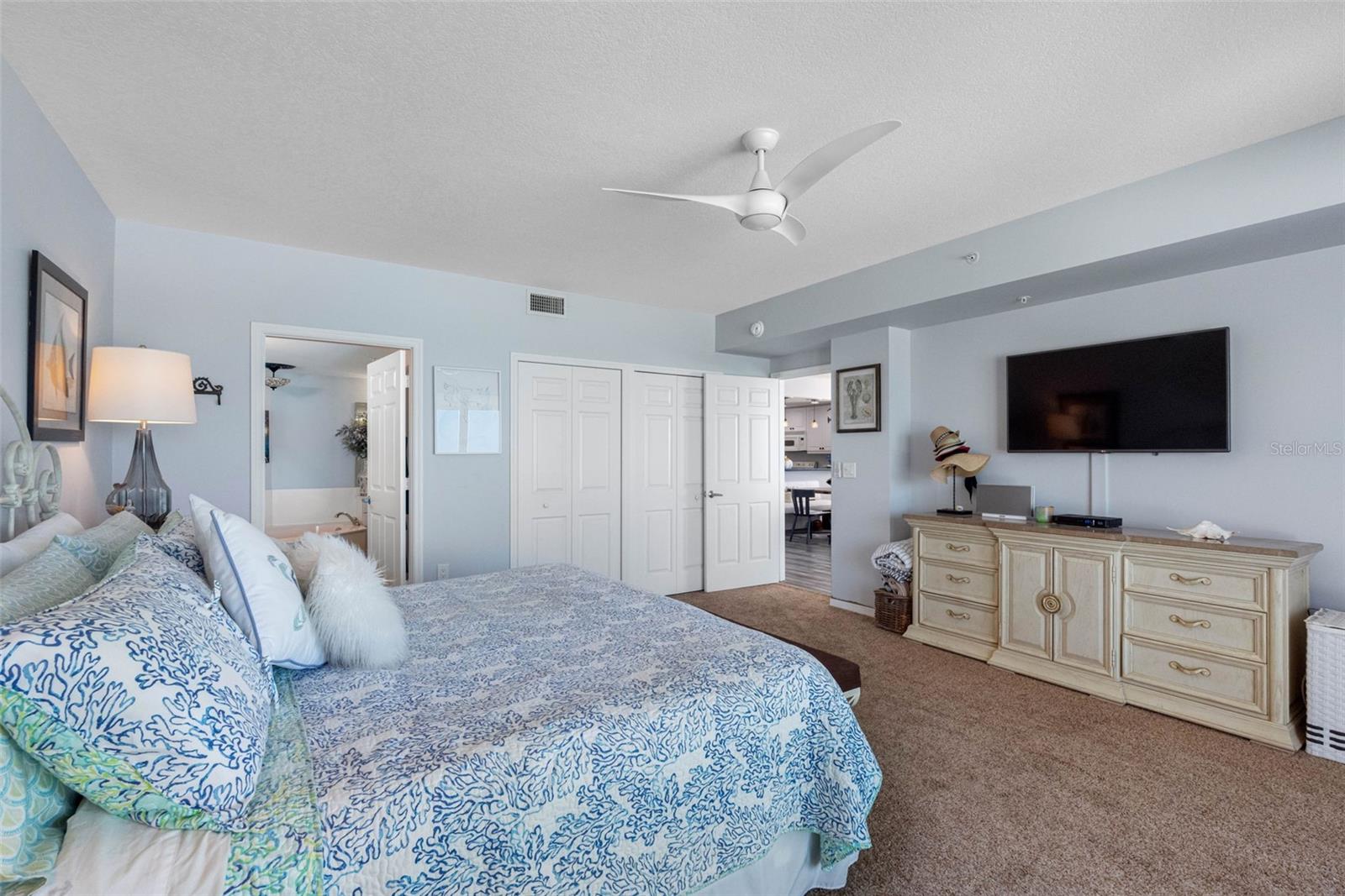 WESTVIEW GRANDE CONDO THE - Residential