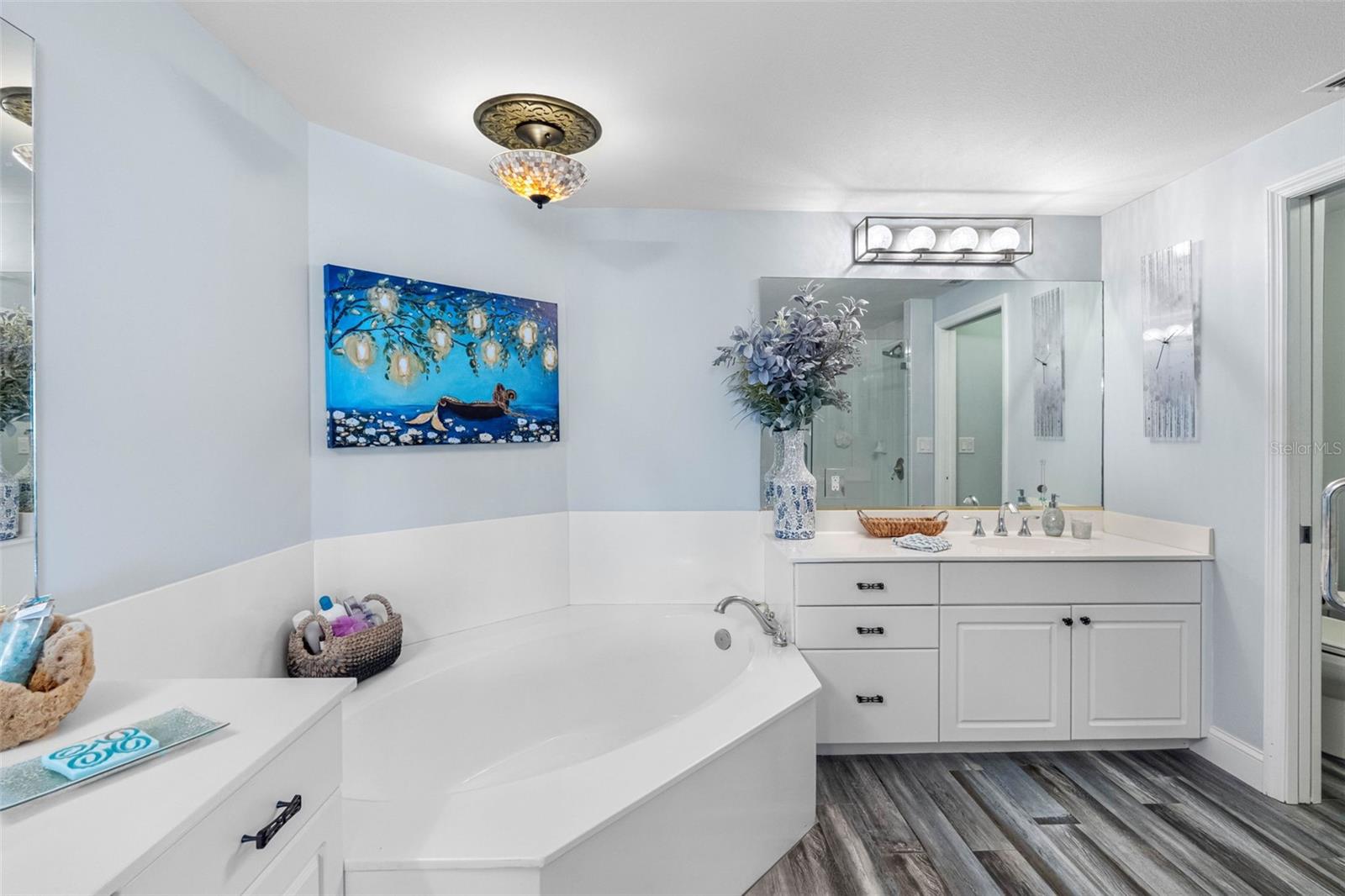 WESTVIEW GRANDE CONDO THE - Residential