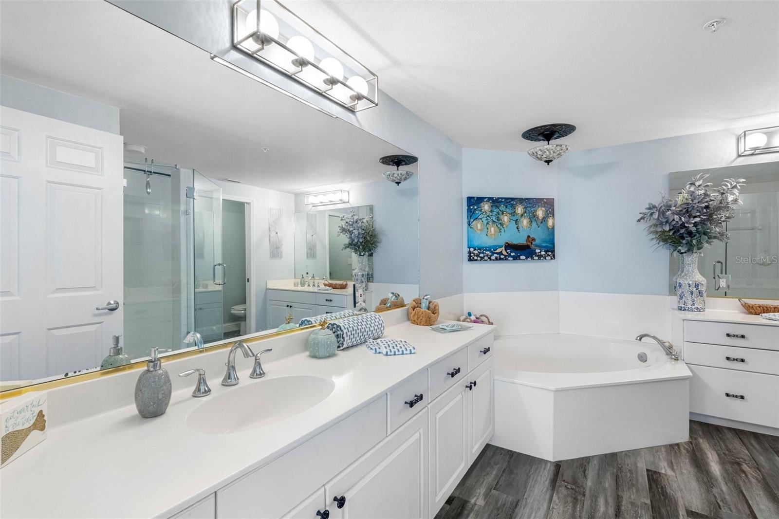 WESTVIEW GRANDE CONDO THE - Residential