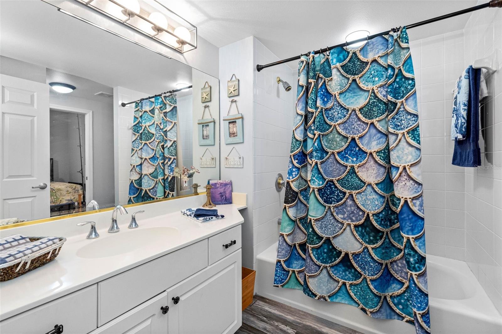 WESTVIEW GRANDE CONDO THE - Residential