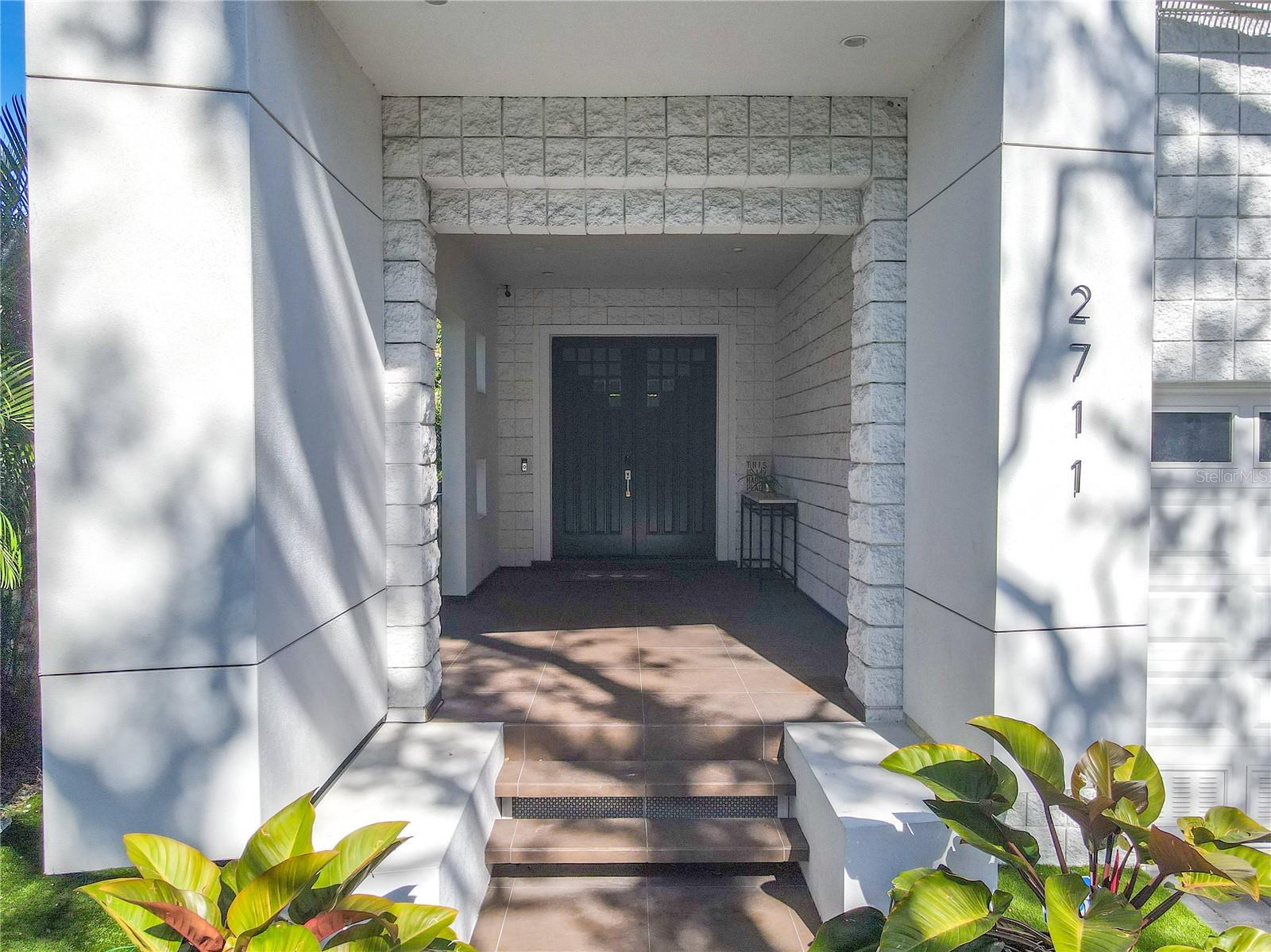 2711 W TRILBY AVENUE