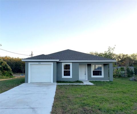 A home in LAKE WALES