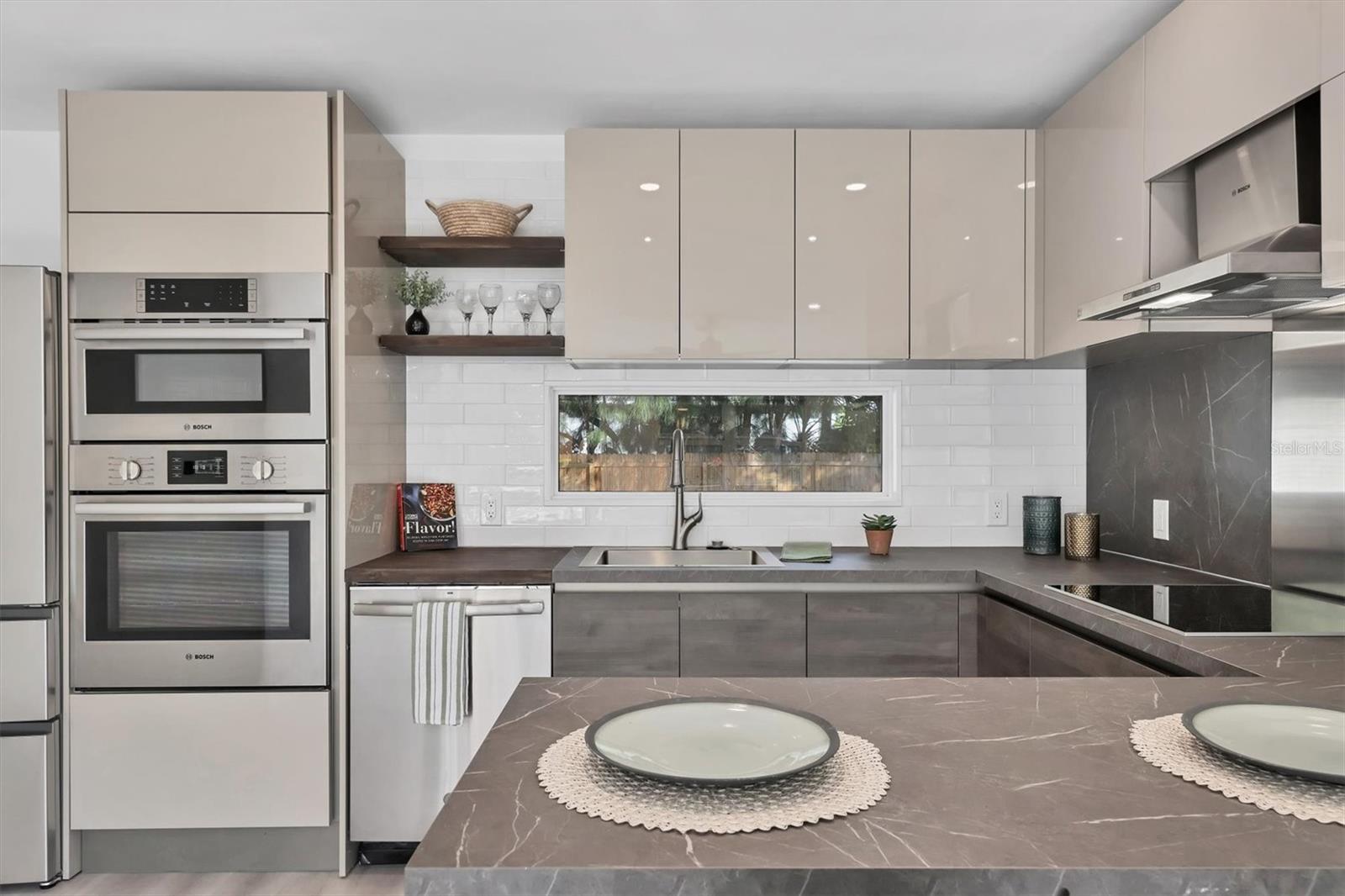 2435 EUGENE STREET, SARASOTA, FL, 34231 3 2435 EUGENE STREET