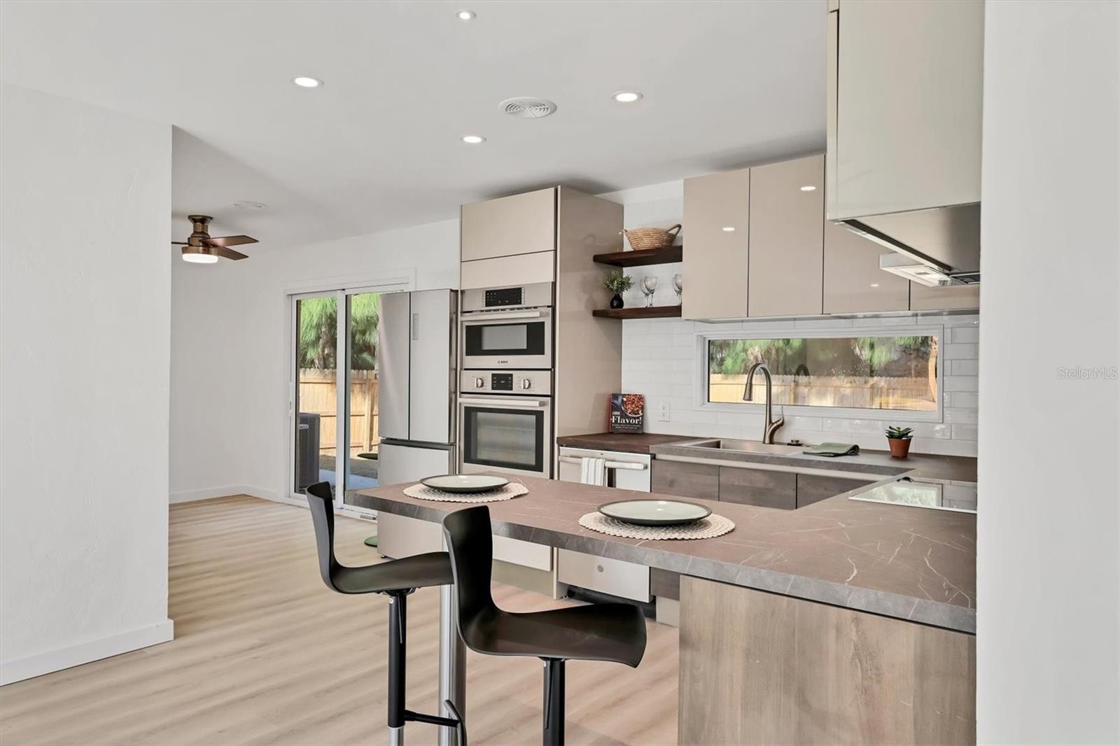 2435 EUGENE STREET, SARASOTA, FL, 34231 4 2435 EUGENE STREET