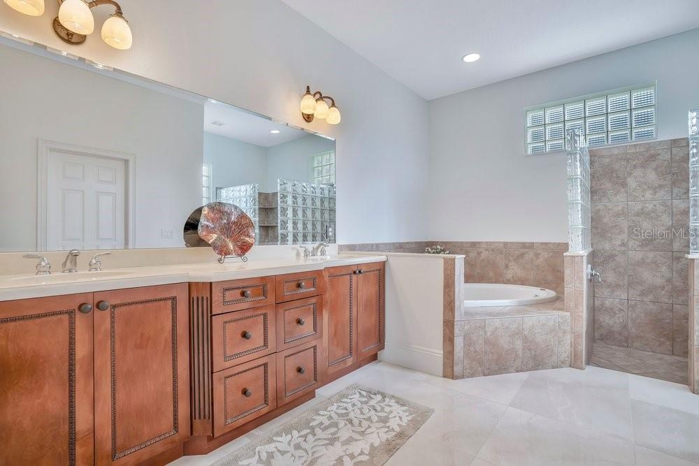 LAKE SYBELIA COVE PH 01 - Residential