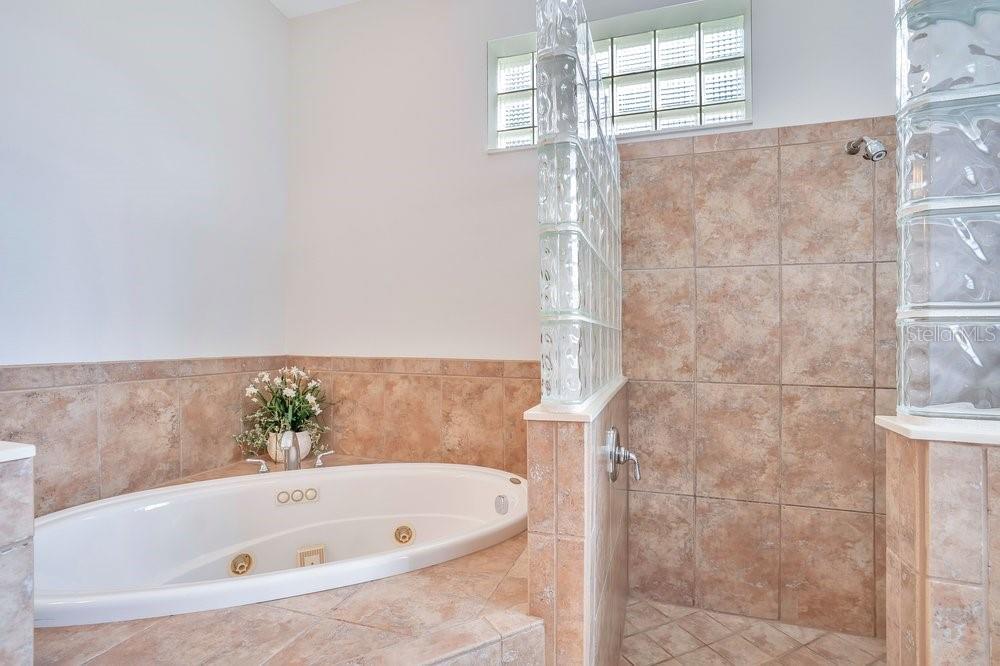 LAKE SYBELIA COVE PH 01 - Residential