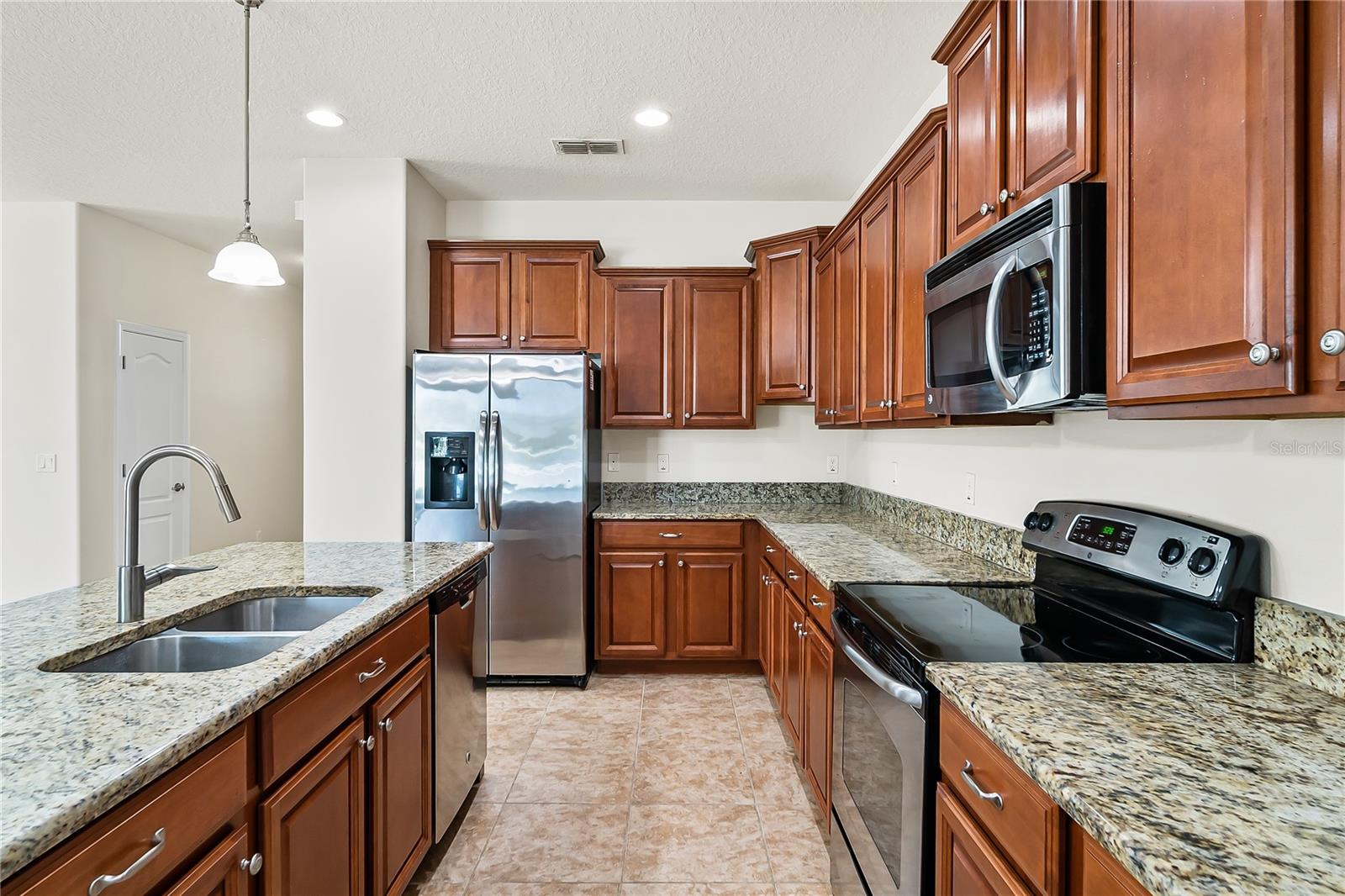 WYNDHAM LAKES ESTATES - Residential Lease