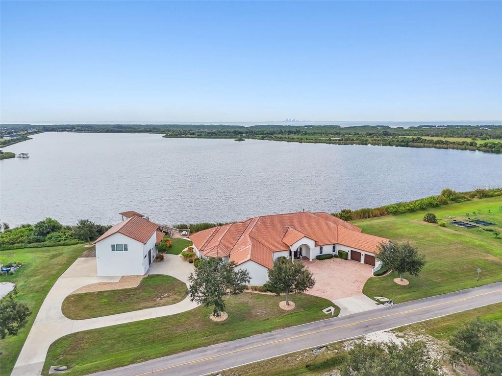 Photo of 3215 Gulf City Road, Ruskin, FL 33570 (MLS # TB8469293)