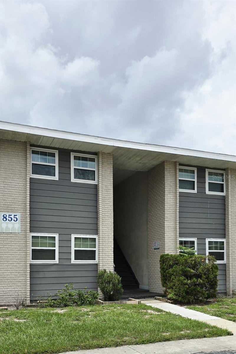855 SKY LAKE A