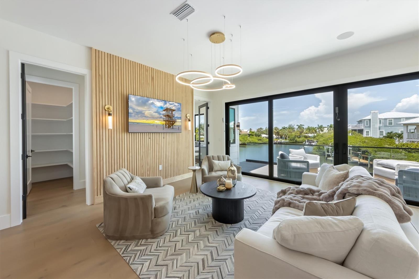 LUANA ISLES - Residential