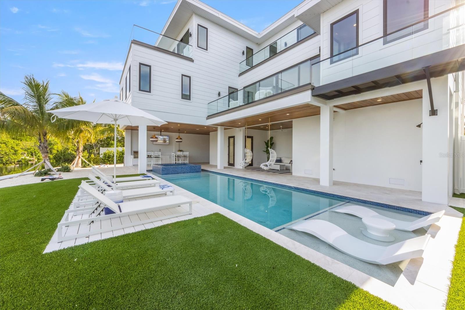 111 GULL DRIVE