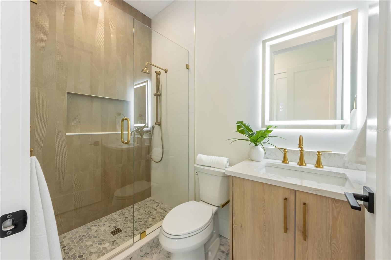 LUANA ISLES - Residential