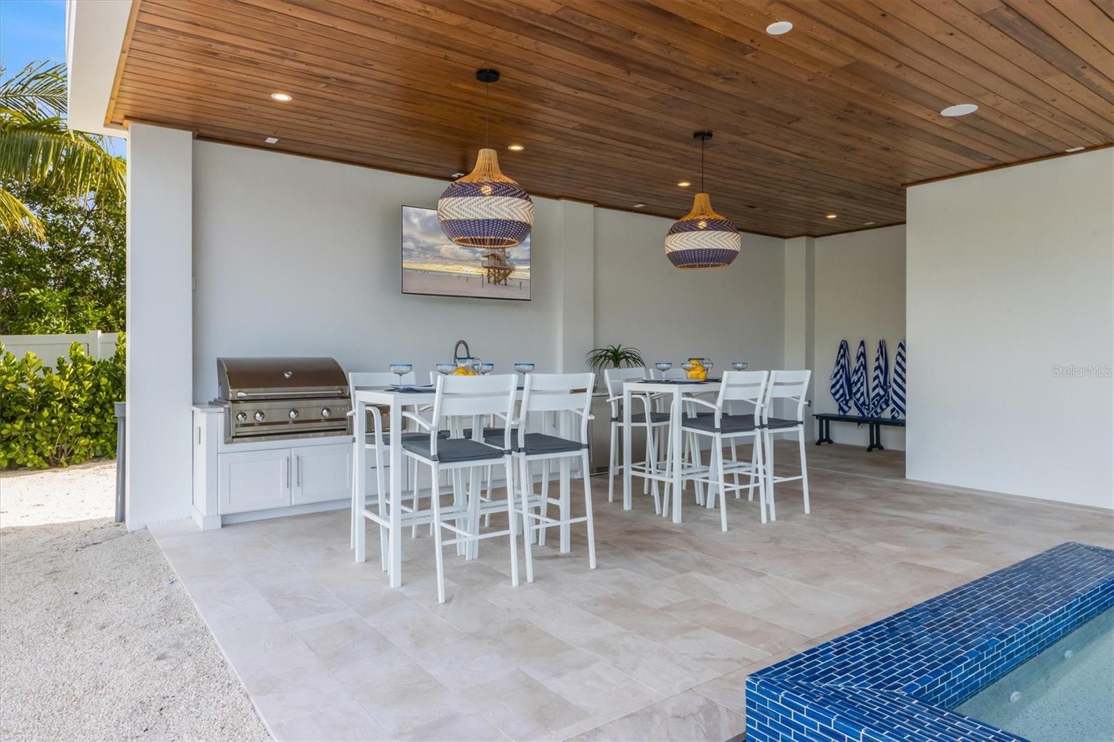 LUANA ISLES - Residential