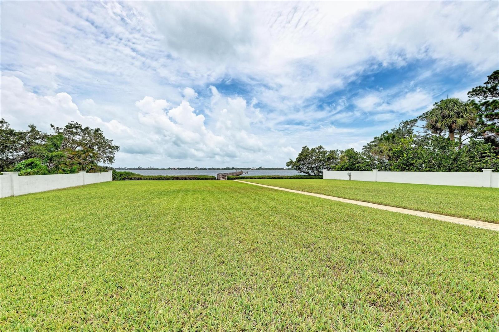 ENGLEWOOD GARDENS - Residential