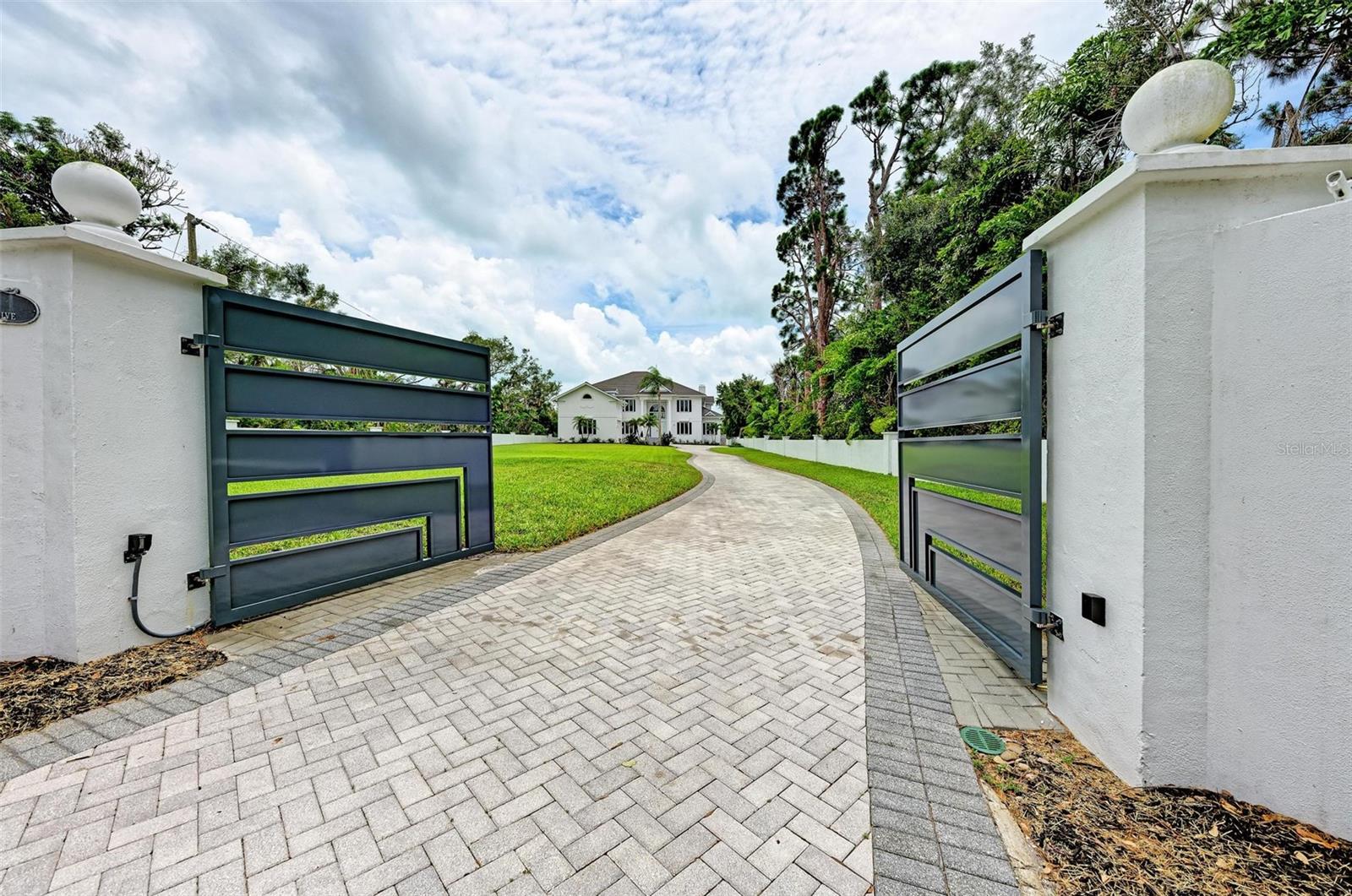 ENGLEWOOD GARDENS - Residential