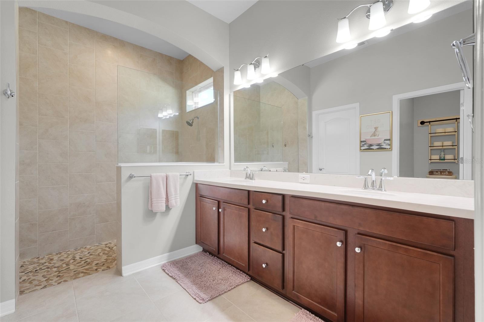 JOHNS LAKE LNDG PH 4 - Residential