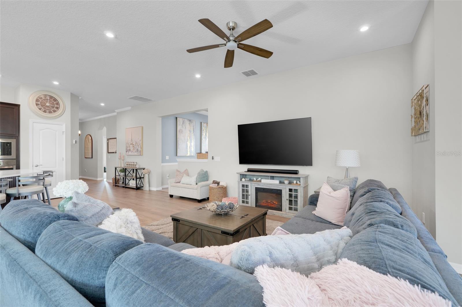 JOHNS LAKE LNDG PH 4 - Residential