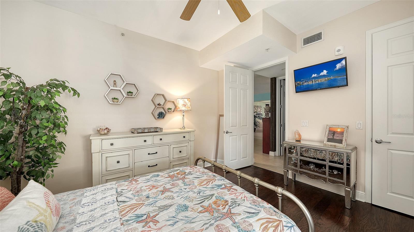 SARASOTA NATIONAL - Residential