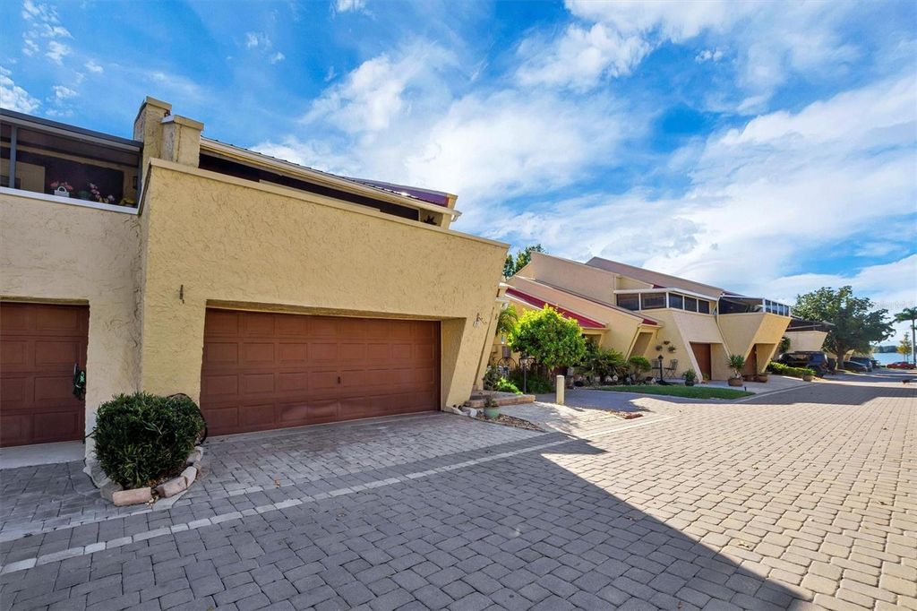 Photo of 21 Casarena Court, Winter Haven, FL 33881 (MLS # L4956453)