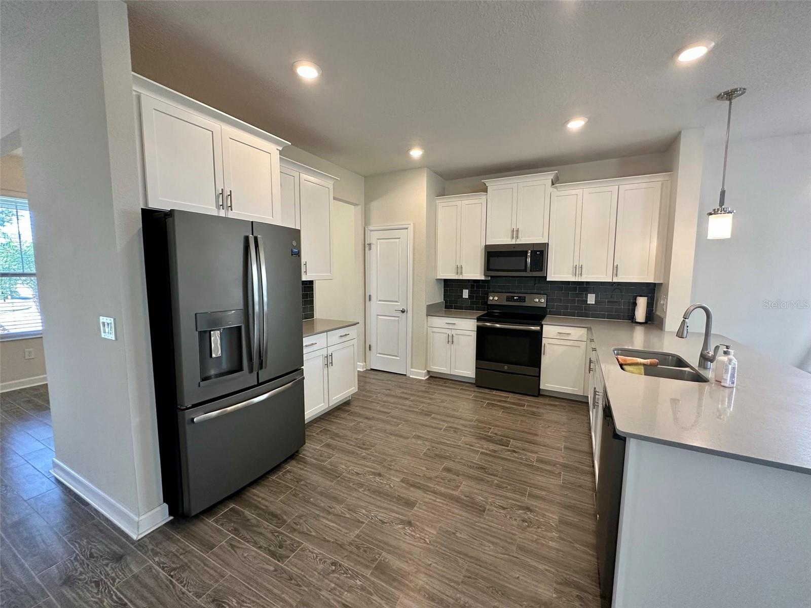 STOREY PK-PH 4 - Residential Lease