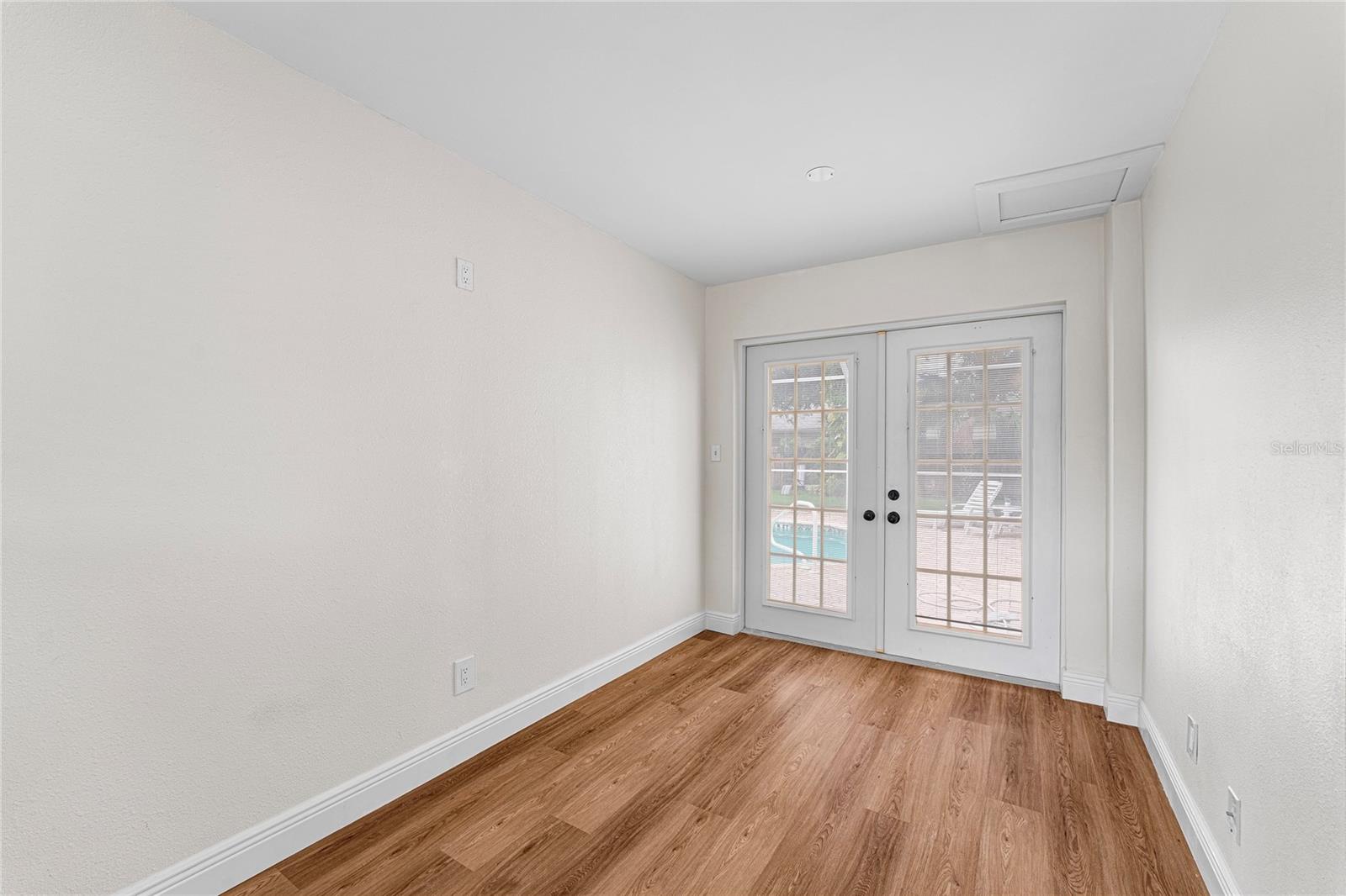 BOCA CEIGA PARK - Residential Lease