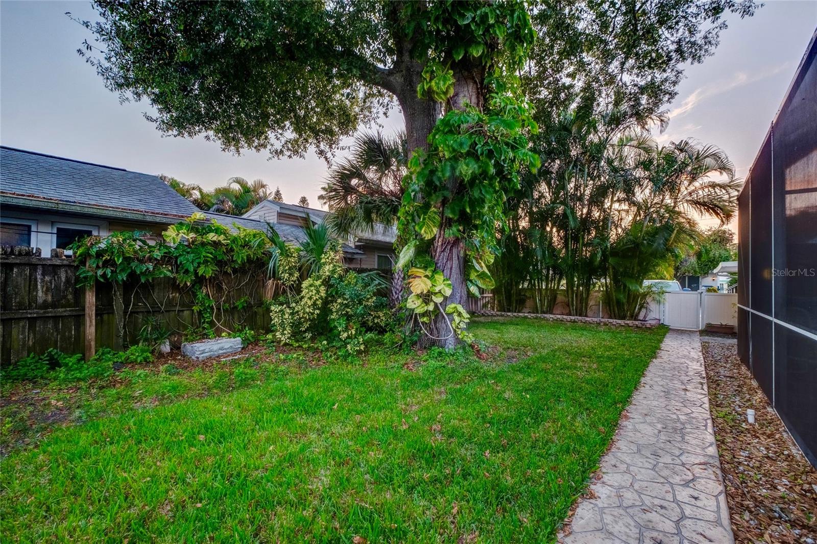 BOCA CEIGA PARK - Residential Lease