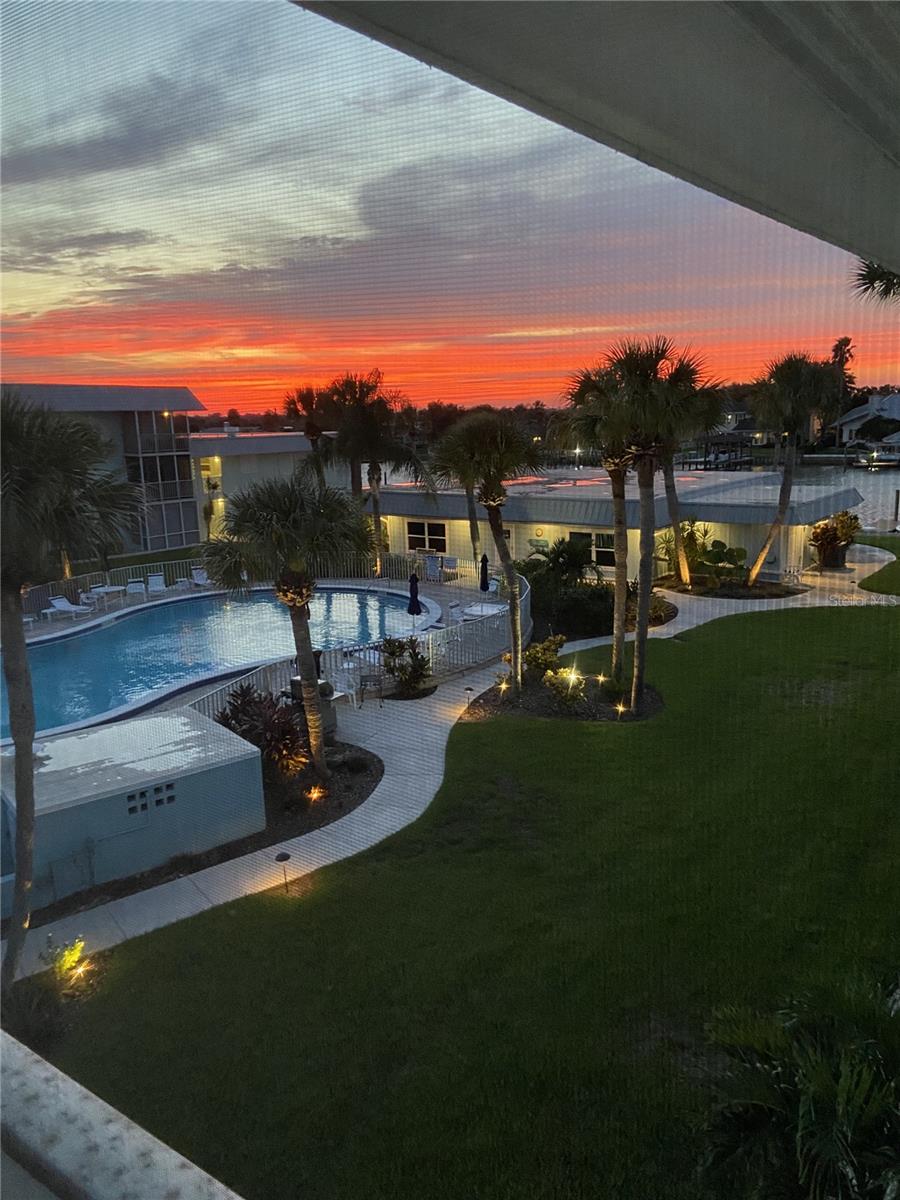 325 N CAUSEWAY B305
