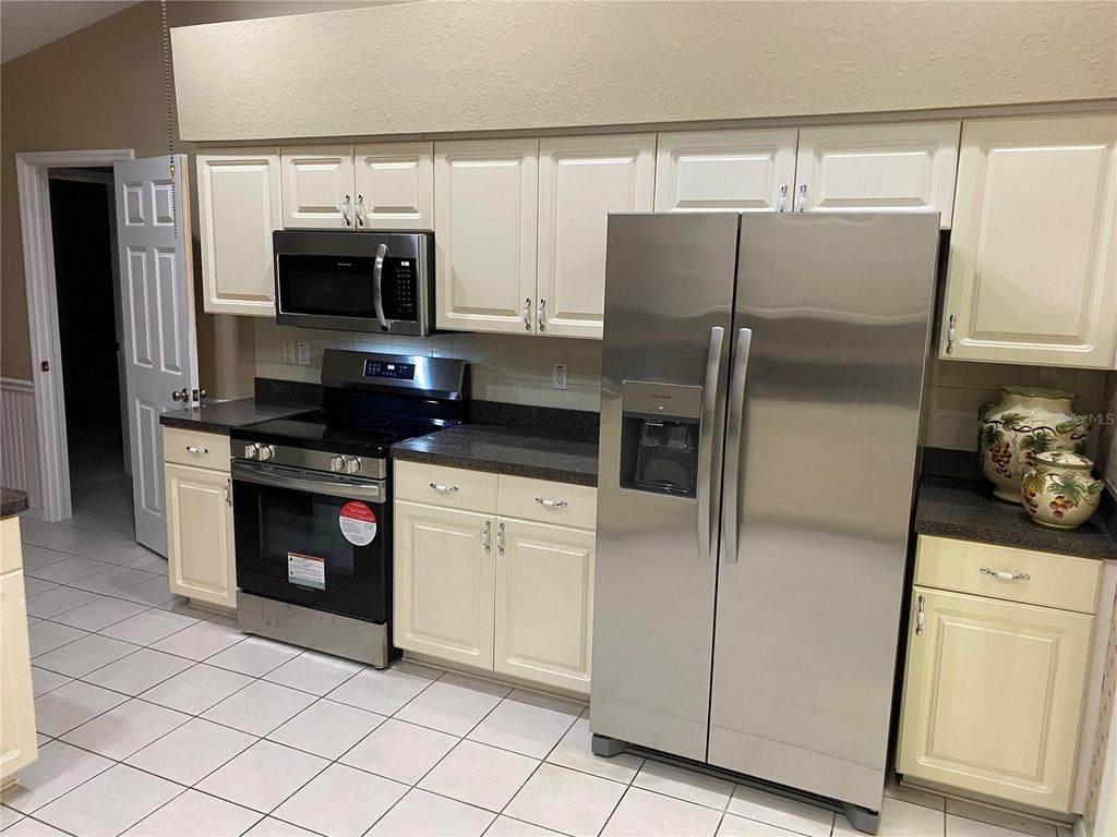 Photo of 13700 SE 90th Court, Summerfield, FL 34491 (MLS # G5098375)